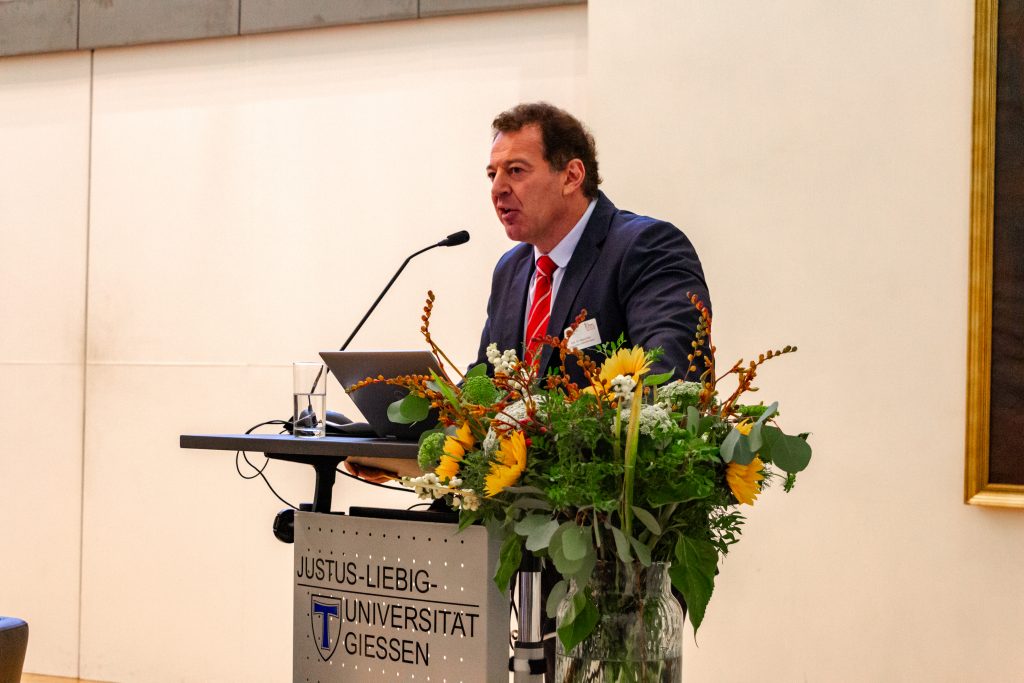 Jubiläumssymposium des Fachbereich 09 der Justus-Liebig-Universität (JLU) Gießen am 12. Oktober 2023 in Gießen, Eröffnung durch Prof. Dr. Klaus Eder, Dekan des Fachbereich Agrarwissenschaften, Ökotrophologie und Umweltmanagement der JLU